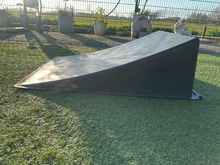 Stunt ramp  (schans), Kinderen en Baby's, Speelgoed | Buiten | Skelters, Gebruikt, Overige merken, Ophalen