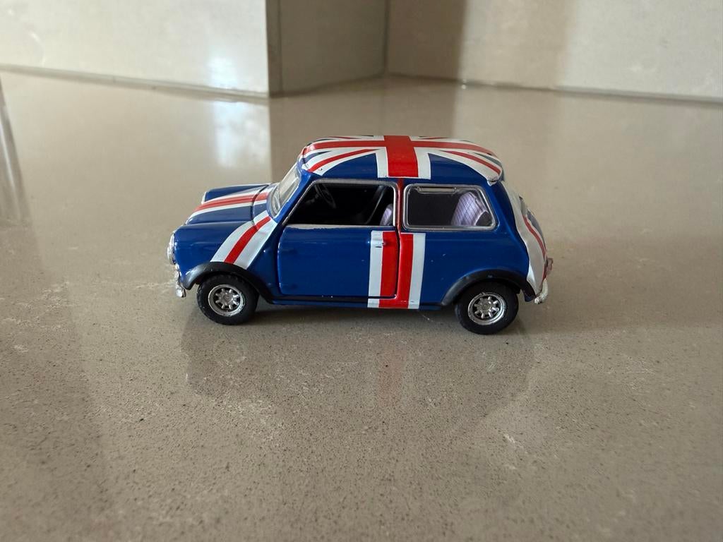 Mini Cooper modelauto met Union Jack design, 1:50 of kleiner, Auto, Zo goed als nieuw, Ophalen