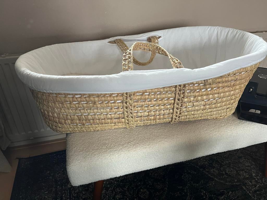 Mooie rieten wieg mozes mand met matras en bekleding, Ophalen, Zo goed als nieuw, Wieg