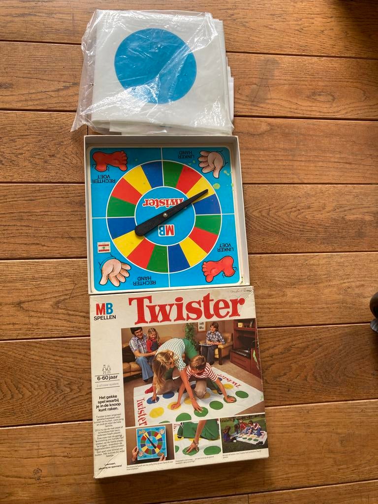 Twister Bordspel - Klassiek Gezinsspel, Een of twee spelers, Ophalen of Verzenden, Gebruikt