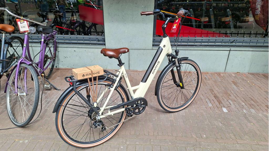 Fietshokje Raaks: Raaks Eton E-bike Creme, Niet ingevuld, Nieuw, Niet ingevuld, Niet ingevuld