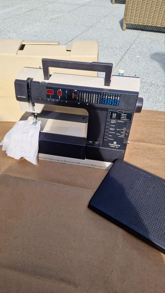 Husqvarna prisma 960 naaimachine, Hobby en Vrije tijd, Naaimachines en Toebehoren, Ophalen of Verzenden, Gebruikt, Naaimachine