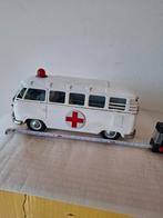 Grote blikken Bandai Japan VW T1 Ambulance frictie is goed, Antiek en Kunst, Antiek | Speelgoed, Ophalen of Verzenden