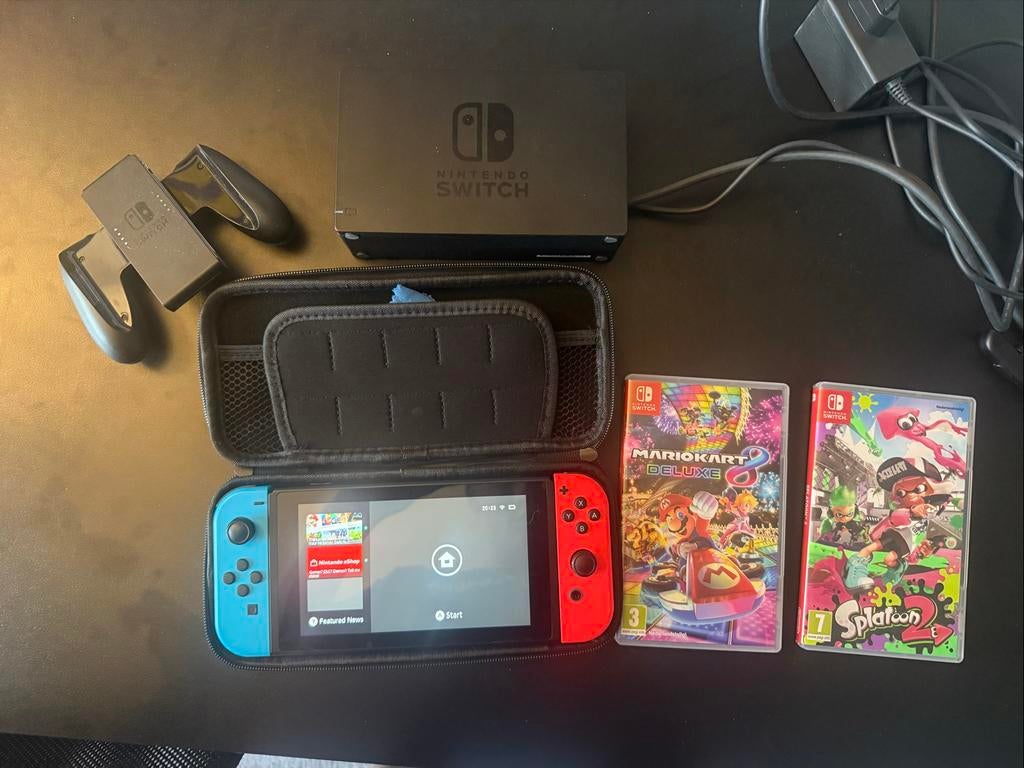Nintendo Switch met 2 games en accessoires, Ophalen, Met games, Met 2 controllers, Zo goed als nieuw
