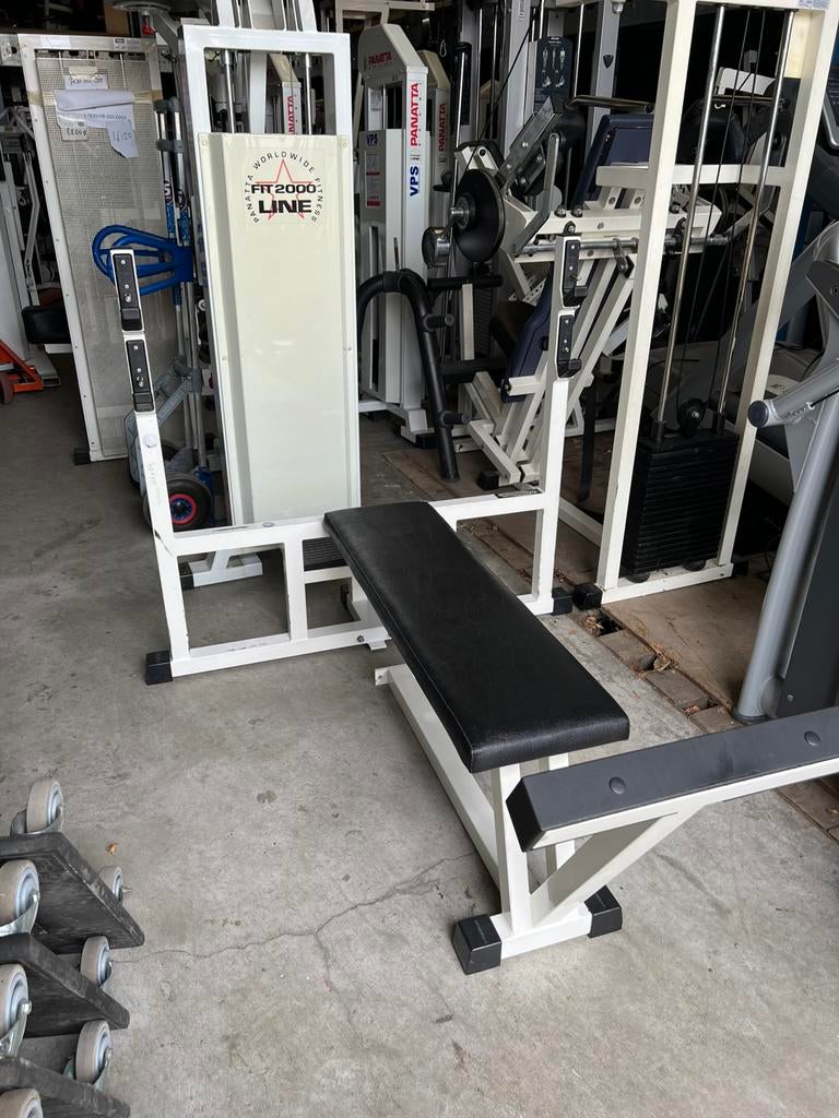 Technogym isotonic bankdruk bank, Ophalen, Zo goed als nieuw, Fitnessbank