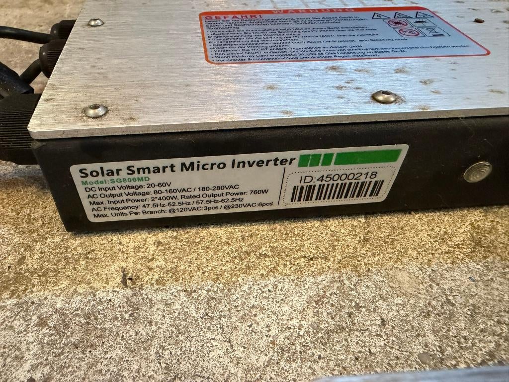 Solar Micro Omvormers – 2x 700W en 2x 800W - 8 panelen, R, Gebruikt, R, Ophalen of Verzenden