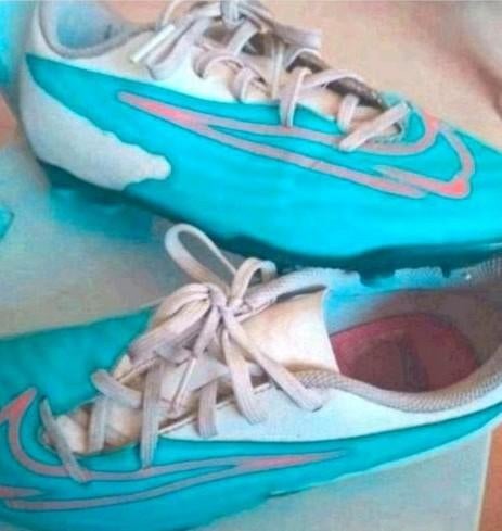 Nike Voetbalschoenen - Maat 36.5, Sport en Fitness, Voetbal, Ophalen of Verzenden, Zo goed als nieuw, Schoenen