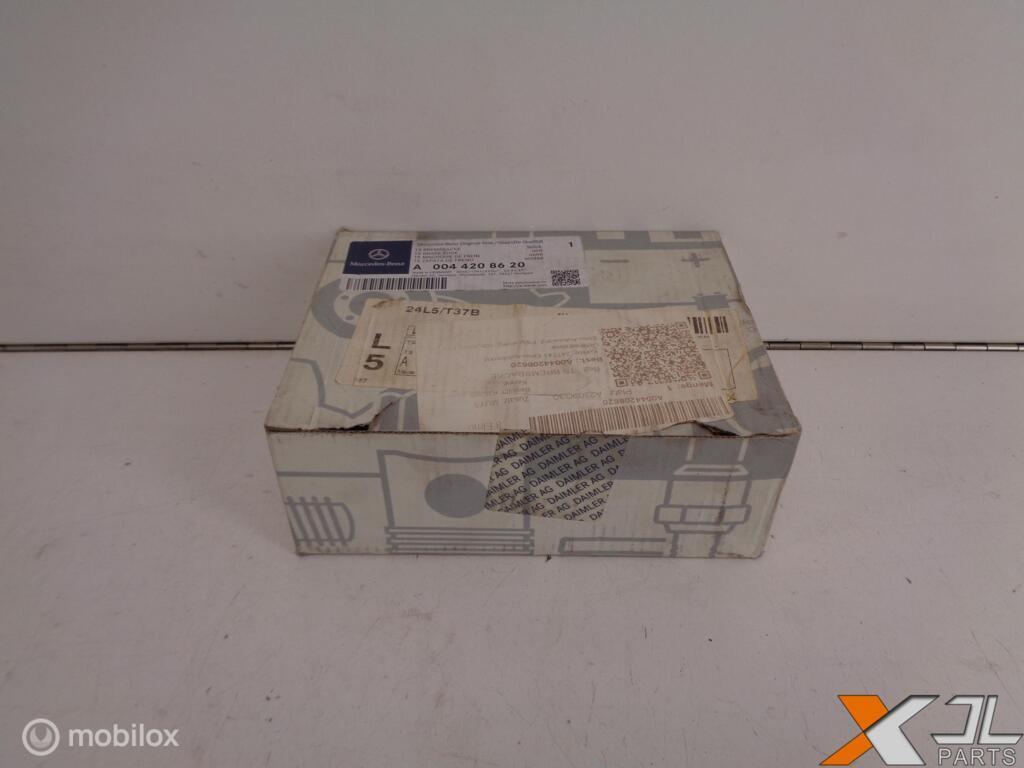 A0044208620 C-KLASSE W204 PARKEERREMSET NOS OEM MERCEDES, Mercedes-Benz, Nieuw, Ophalen of Verzenden, Mercedes-Benz