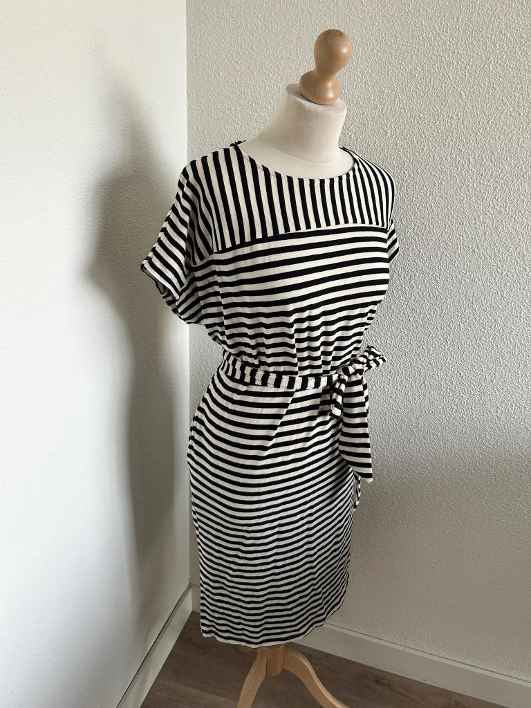 King Louie maat L zwart witte strepen jurk 2505, Kleding | Dames, Zwart, Maat 42/44 (L), Ophalen of Verzenden, Zo goed als nieuw