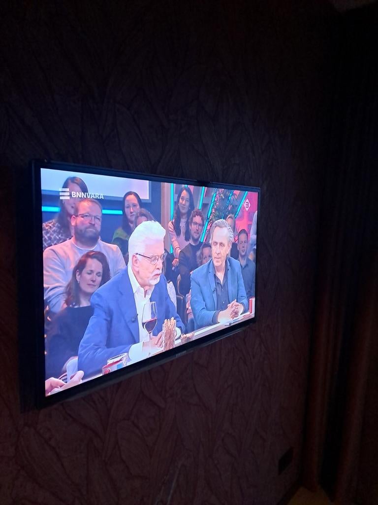 Samsung UE40ES6100 40 inch TV met muurbeugel en poot, Ophalen of Verzenden