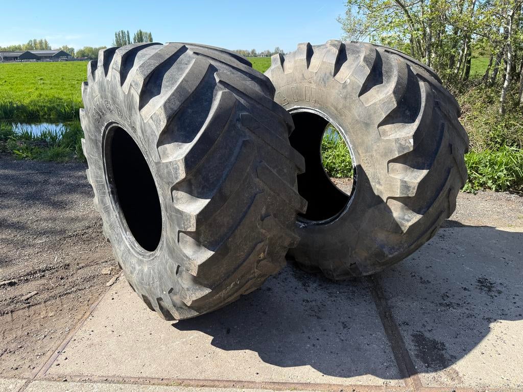 Michelin 800/65R32 banden - Gebruikt, Ophalen