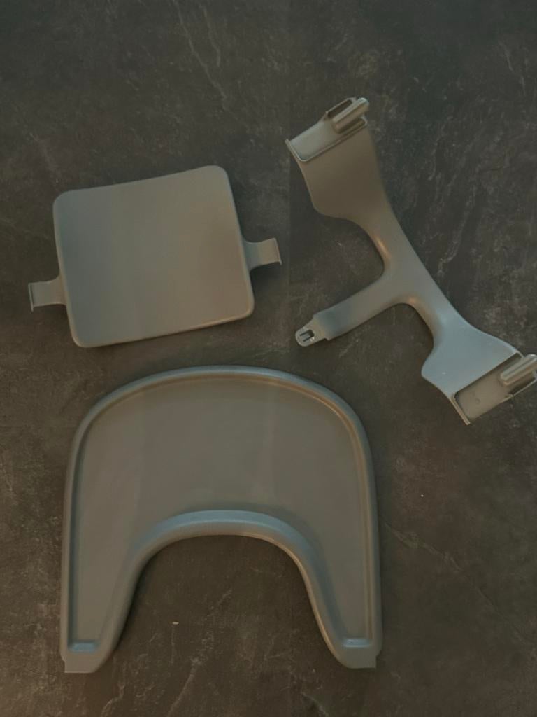 Stokke kinderstoel accessoires: babyzitje en playtray, Ophalen, Gebruikt, Meegroeistoel, Afneembaar eetblad