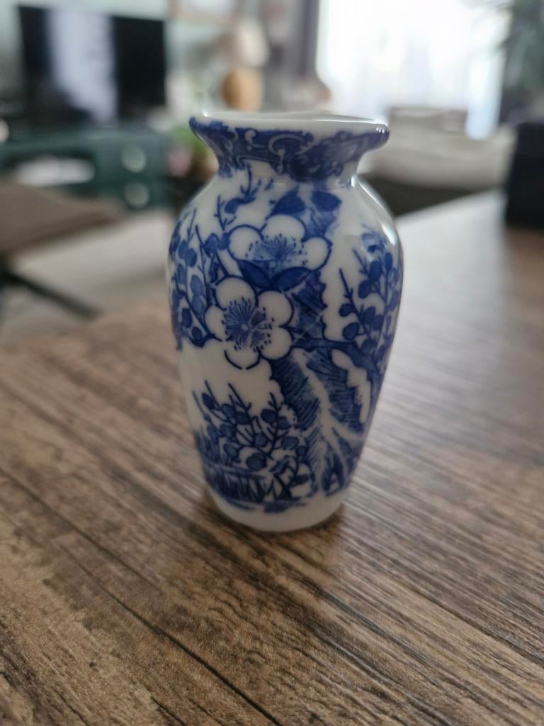 Japans porseleinen mini vaasje mizuno, Antiek en Kunst, Antiek | Vazen, Ophalen of Verzenden