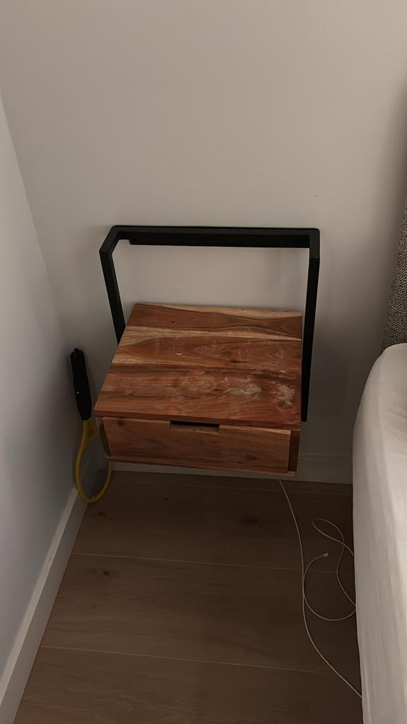 Nachtkastjes, Ophalen, Gebruikt, Hout, 45 tot 65 cm