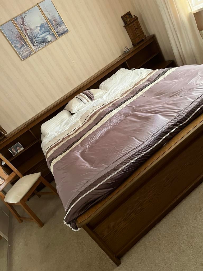 Oisterwijk Slaapkamer, bed180x200 nachtkastjes/zgan matras, Huis en Inrichting, Slaapkamer | Bedden, Ophalen, Tweepersoons, Zo goed als nieuw