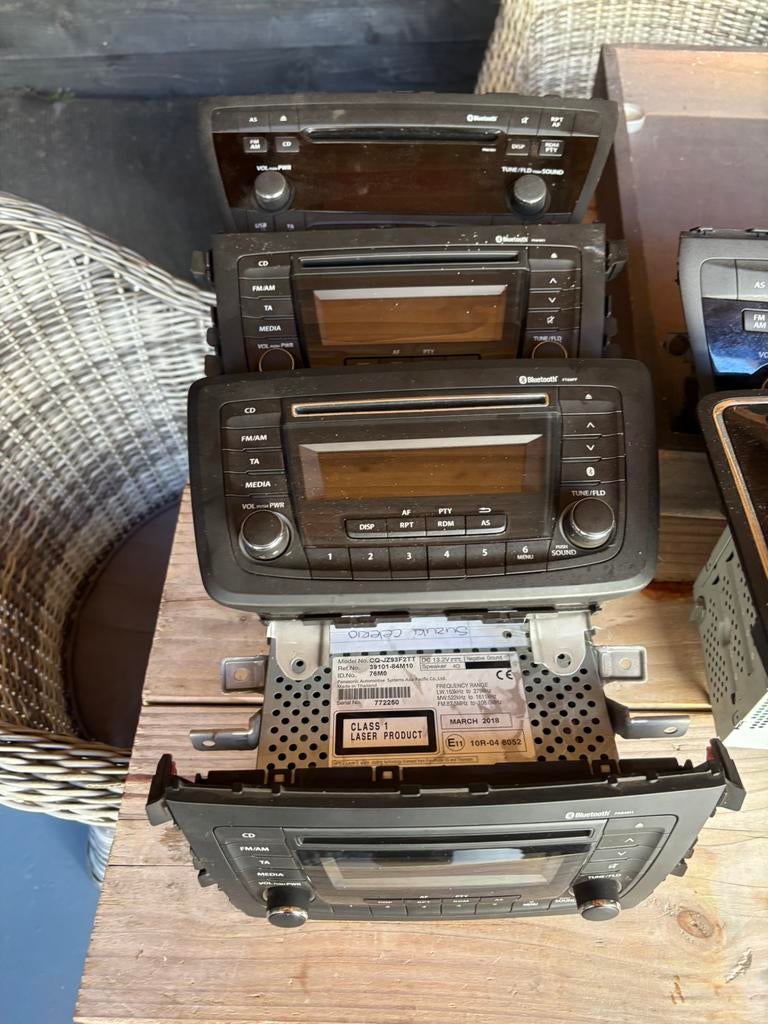 10 orginele auto radio 9 Suzuki 1 skoda, Auto diversen, Autoradio's, Ophalen of Verzenden, Zo goed als nieuw