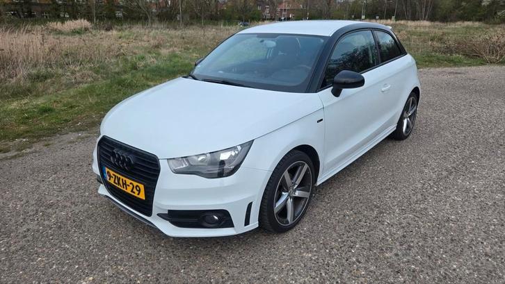 Audi A1 1.2 TFSI S-line 12inch carplay |Android auto |camera, Auto's, Audi, Particulier, A1, ABS, Achteruitrijcamera, Airbags