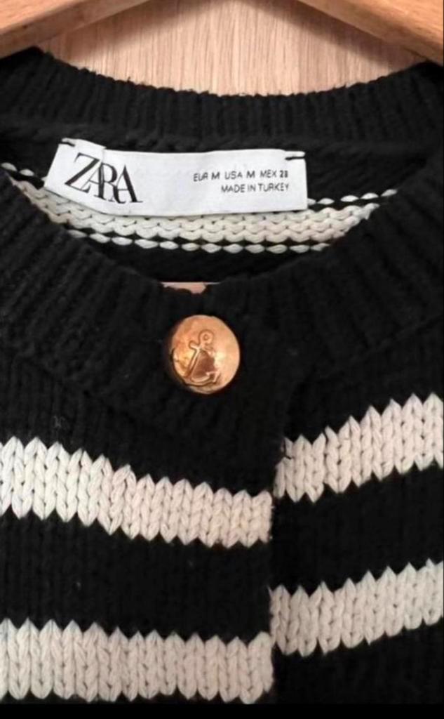 Zara zwart wit gestreept vestje met gouden knopen, Kleding | Dames, Truien en Vesten, Zo goed als nieuw, Maat 38/40 (M), Zwart