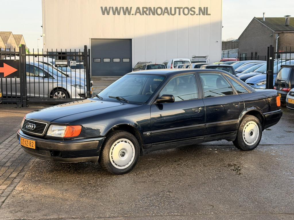 Audi 100 2.3 E NL AUTO, 2E EIGENAAR, APK TOT 10-12-2027, STU, Auto's, Oldtimers, Voorwielaandrijving, 135 pk, Blauw, Origineel Nederlands