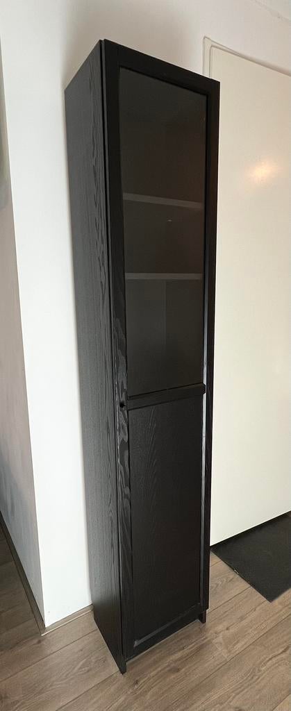 IKEA BILLY boekenkast met zwarte paneel-/vitrinedeur, Ophalen, Minder dan 50 cm, 200 cm of meer, Zo goed als nieuw