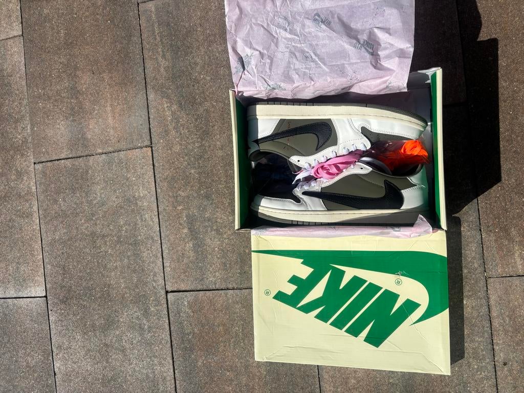 Nike Air Jordan 1 Low Travis Scott Reverse Mocha, Ophalen of Verzenden, Zo goed als nieuw, Wit, Sneakers of Gympen