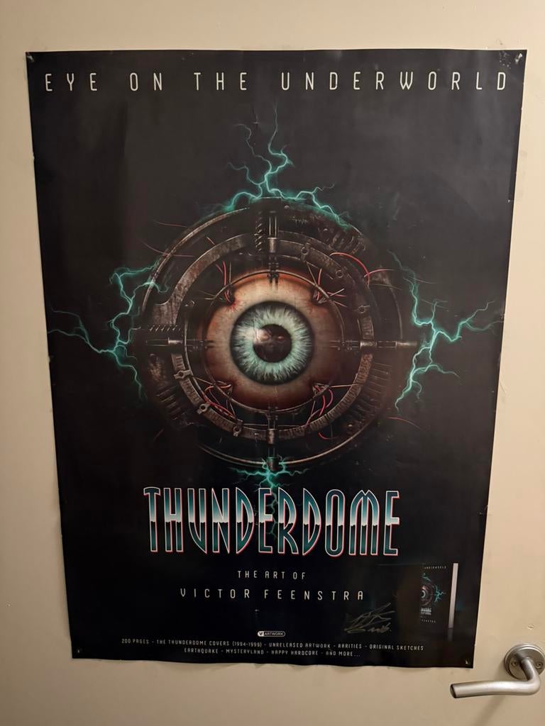 Thunderdome victor feenstra poster handtekening, Verzamelen, Deurposter of groter, Ophalen of Verzenden, Muziek, Rechthoekig Staand