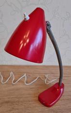 te koop: rode Bauhaus bureaulamp, retro vintage jaren 50, Huis en Inrichting, Gebruikt, Ophalen of Verzenden, Metaal, Retro vintage fifties