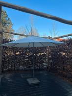 Witte Stokparasol (kantelbaar) met stenen voet - Gebruikt, Tuin en Terras, Ophalen, Gebruikt, Kantelbaar, 2 tot 3 meter