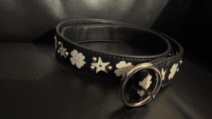 Fabienne Chapot riem met studs, bloemen - NIEUW - maat 85, Kleding | Dames, Riemen en Ceinturen, Nieuw, Tailleriem, 80 tot 90 cm