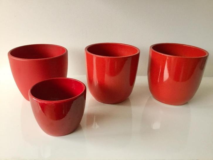 4 rode bloempotten, Tuin en Terras, Bloempotten, Zo goed als nieuw, Aardewerk, Minder dan 40 cm, Minder dan 25 cm, Rond, Ophalen of Verzenden