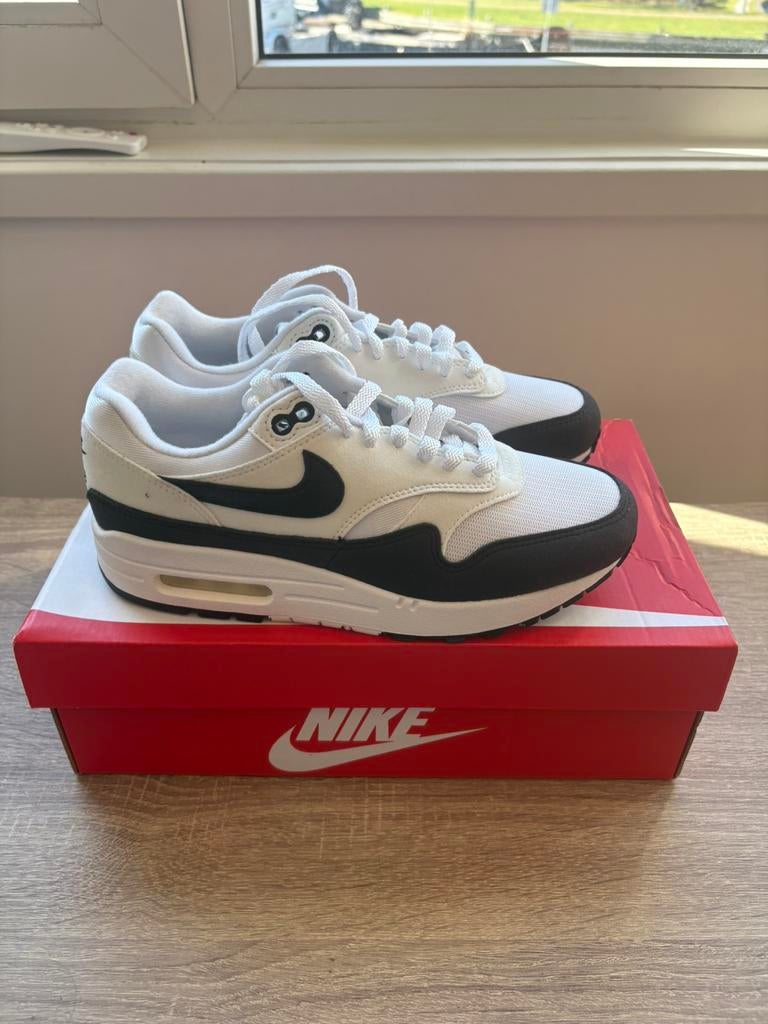 Nike Air Max 1 White Black Neutral Grey | EU 39, Zwart, Nieuw, Ophalen of Verzenden, Sneakers of Gympen