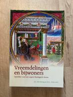 Vreemdelingen en bijwoners - G.C. Hertog & H.G.L Peels, Ophalen of Verzenden, Zo goed als nieuw