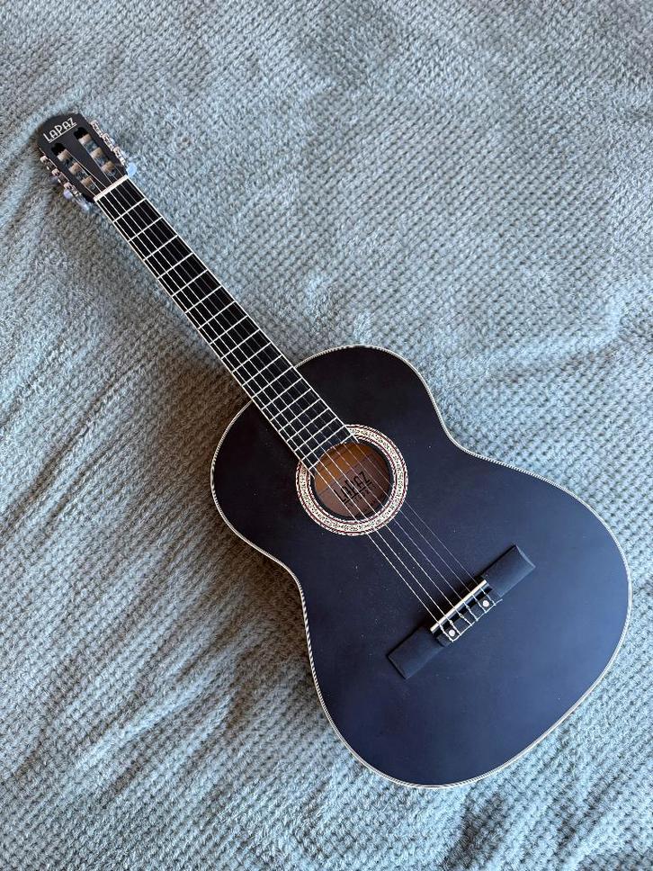 LaPaz klassieke gitaar (incl, hoes & standaard&plectrum), Muziek en Instrumenten, Snaarinstrumenten | Gitaren | Akoestisch, Zo goed als nieuw
