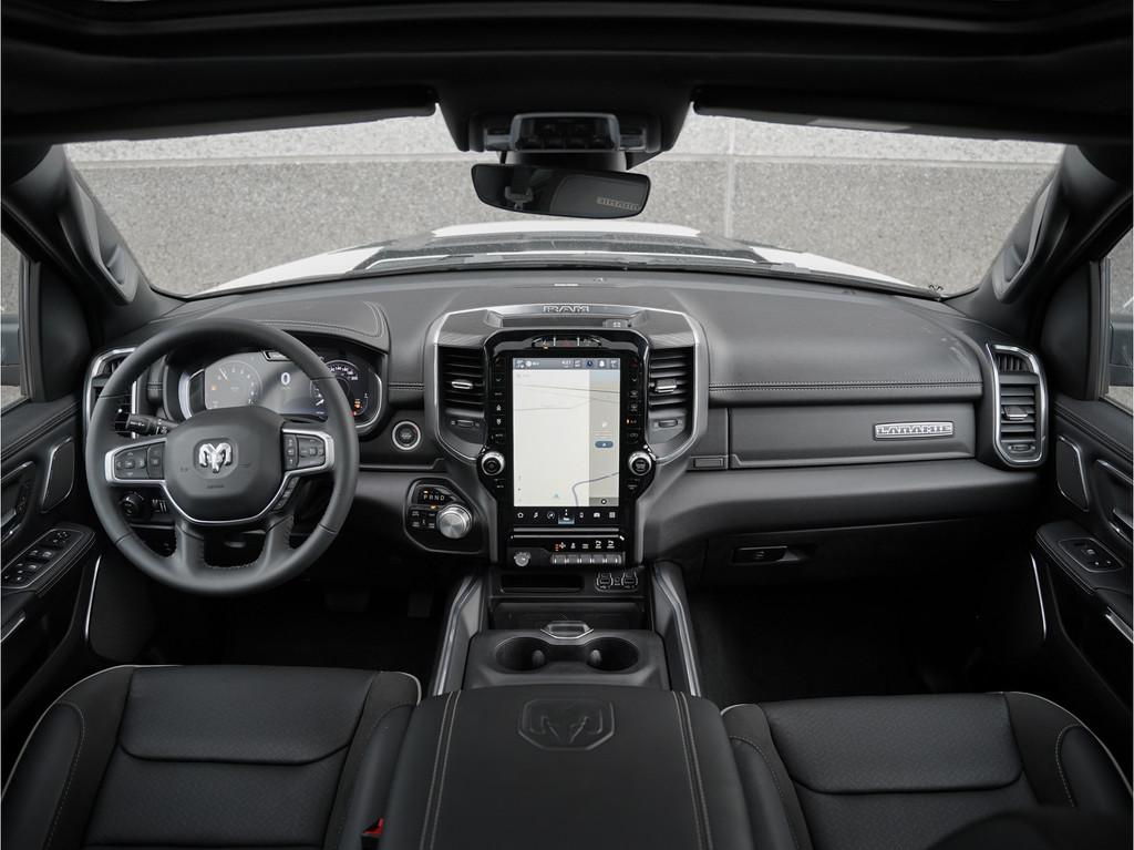 Dodge Ram 1500 5.7 V8 4x4 Crew Cab Laramie Night Luchtvering, Auto's, Automaat, 2460 kg, 5654 cc, 402 pk