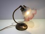 Messing Tafellamp glazen kap met roze geschulpte rand., Antiek en Kunst, Ophalen of Verzenden