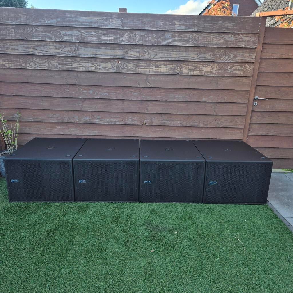 Rcf tts18a, Subwoofer, Zo goed als nieuw, 120 watt of meer, Ophalen