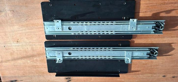 Atag glijlager geleider rail schuifrail links
en rechts, Witgoed en Apparatuur, Koffiemachine-accessoires, Gebruikt, Ophalen