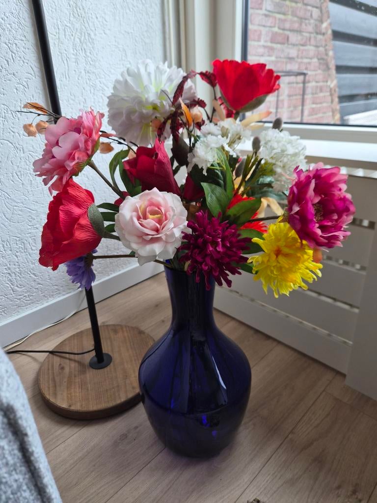 Vaas met boeket kunstbloemen, Huis en Inrichting, Ophalen