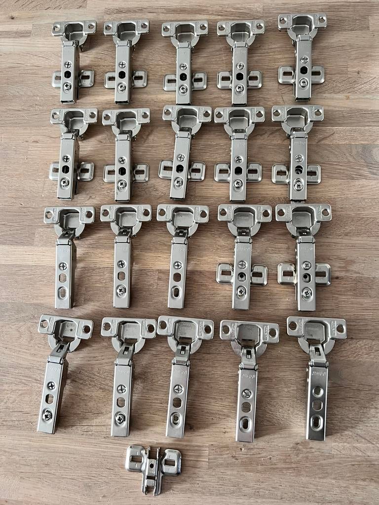 20 Blum scharnieren 84.555   ikea + 12 montageplaten, Ophalen, Nieuw, Rvs, Scharnier
