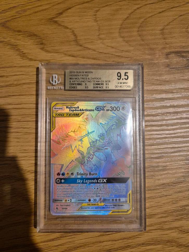 Moltres Zapdos & Articuno GX Tag Team Beckett 9.5, Hobby en Vrije tijd, Verzamelkaartspellen | Pokémon, Zo goed als nieuw, Losse kaart