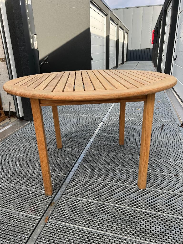 Gloster ronde tuintafel - 115 cm in nieuwstaat, Ophalen, -, -, Zo goed als nieuw