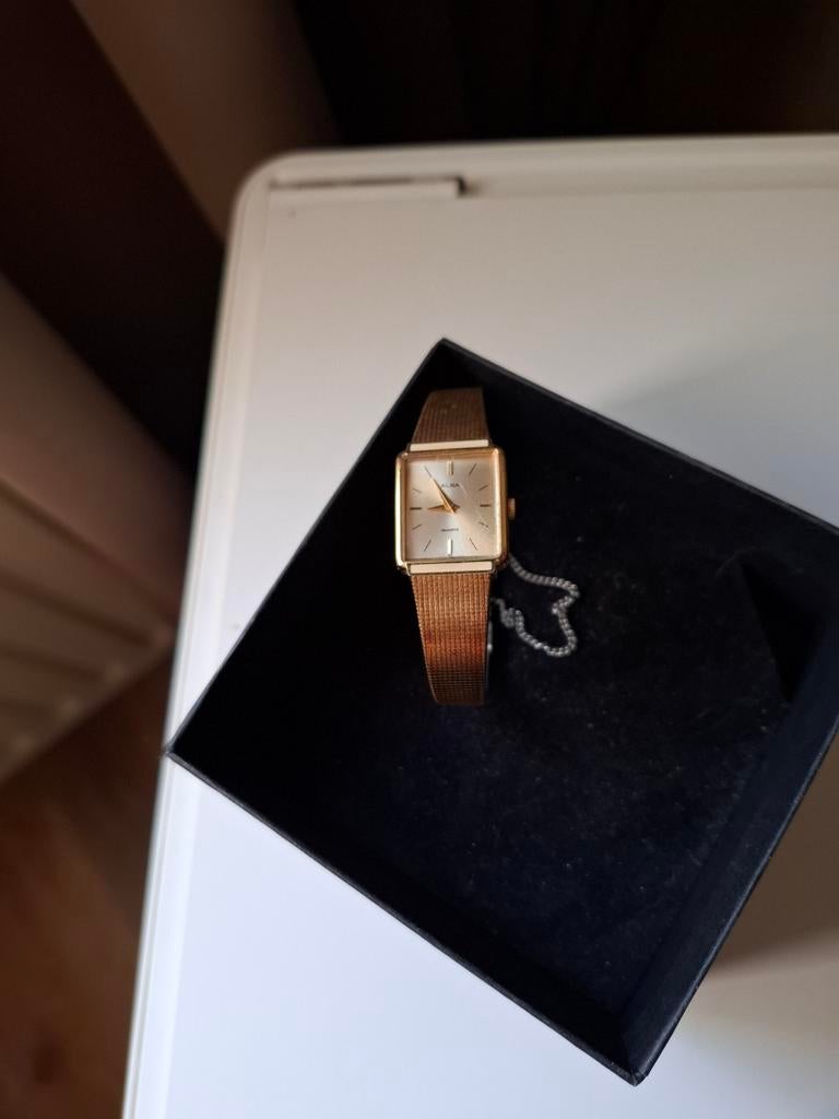 Goudkleurig dameshorloge, Sieraden, Tassen en Uiterlijk, Horloges | Dames, Overige merken, Ophalen of Verzenden, Zo goed als nieuw