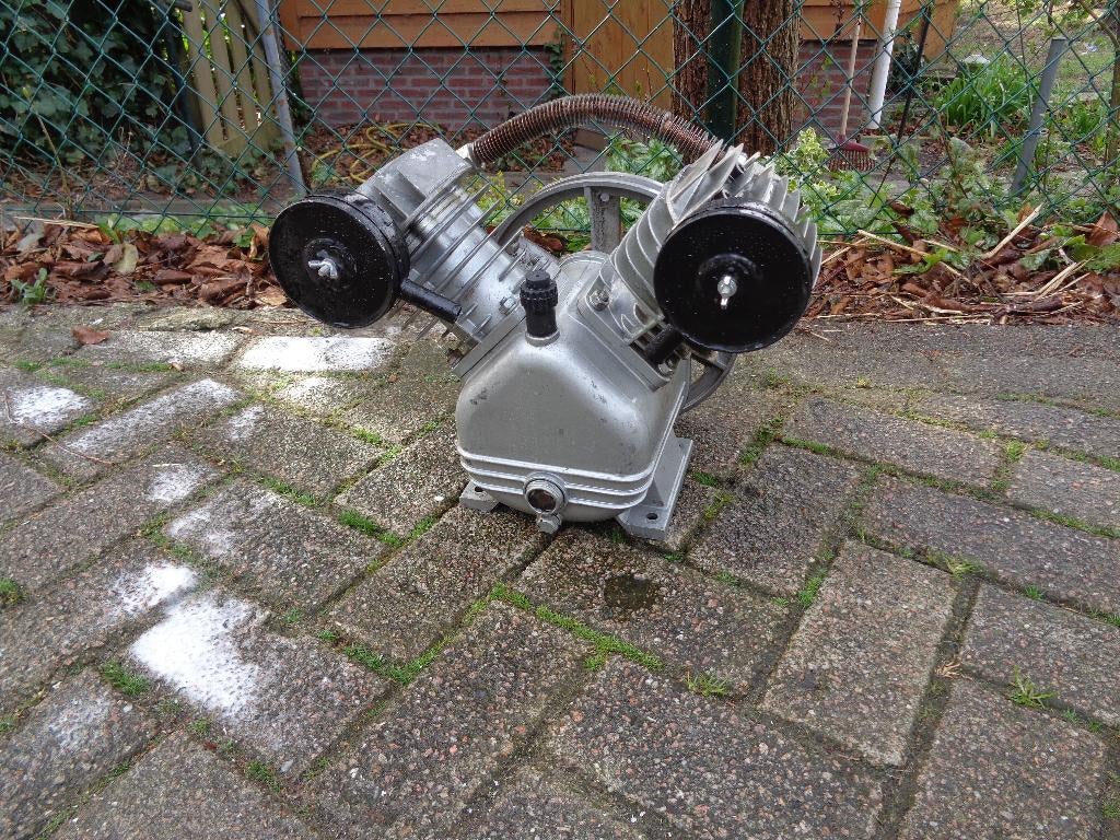 compressorpomp, Doe-het-zelf en Verbouw, Compressors, Ophalen, Gebruikt, 200 tot 400 liter/min, Mobiel