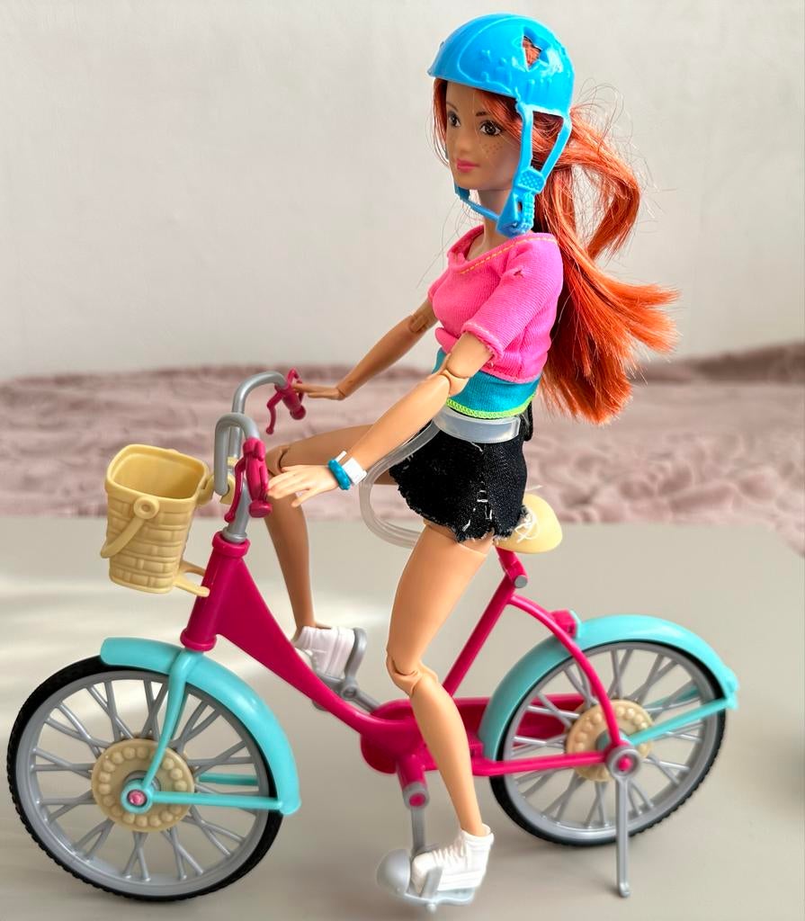 Originele Barbie (Mattel) met beweegbare gewrichten + fiets, Ophalen of Verzenden, Zo goed als nieuw, Barbie