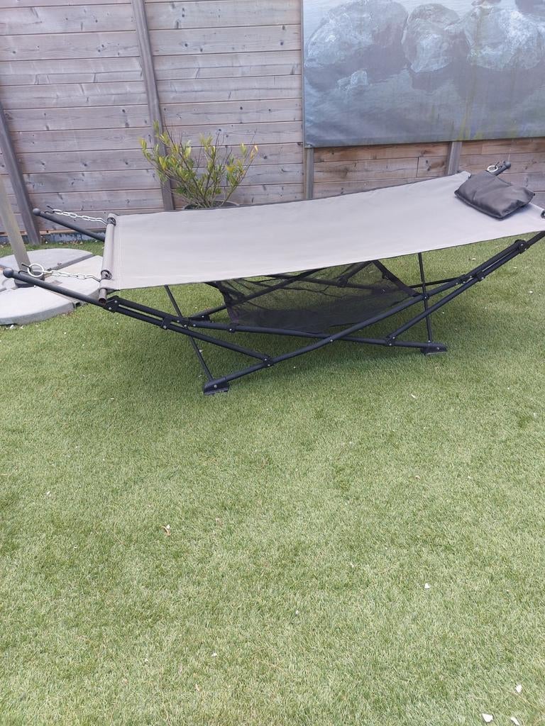 Grijze hangmat met standaard, Tuin en Terras, Hangmatten, Ophalen of Verzenden, Zo goed als nieuw, Met standaard, Eenpersoons