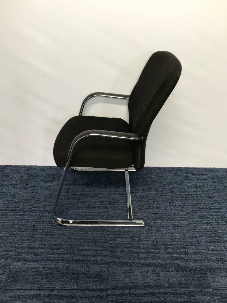 4x Comforto D7778 vergaderstoel zwarte stof met chrome slede, Ophalen, Gebruikt, Zwart, Vier