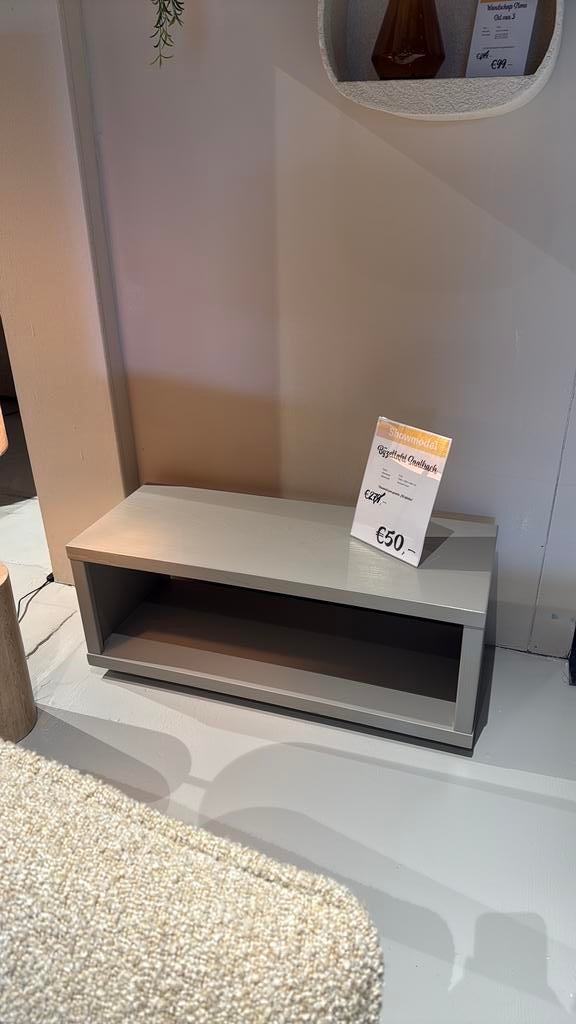 Bijzet tafel Showmodel Saalbach, Huis en Inrichting, Kasten | Televisiemeubels, Ophalen, 50 tot 100 cm, Zo goed als nieuw, Minder dan 100 cm