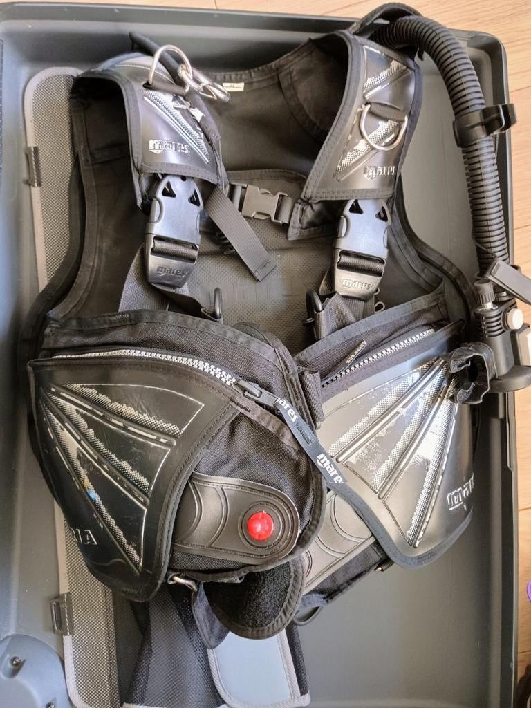 Mares duikvest met ademautomaat en koffer, Watersport en Boten, Ophalen of Verzenden