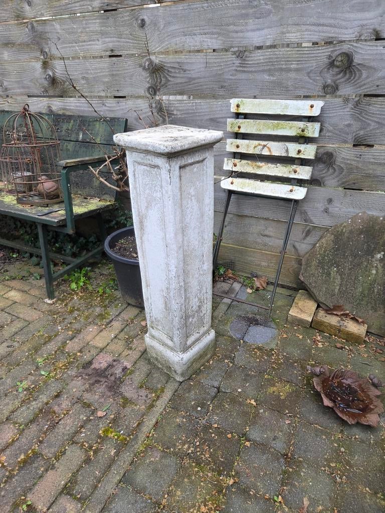 Betonnen console/ pilaar., Tuin en Terras, Ophalen