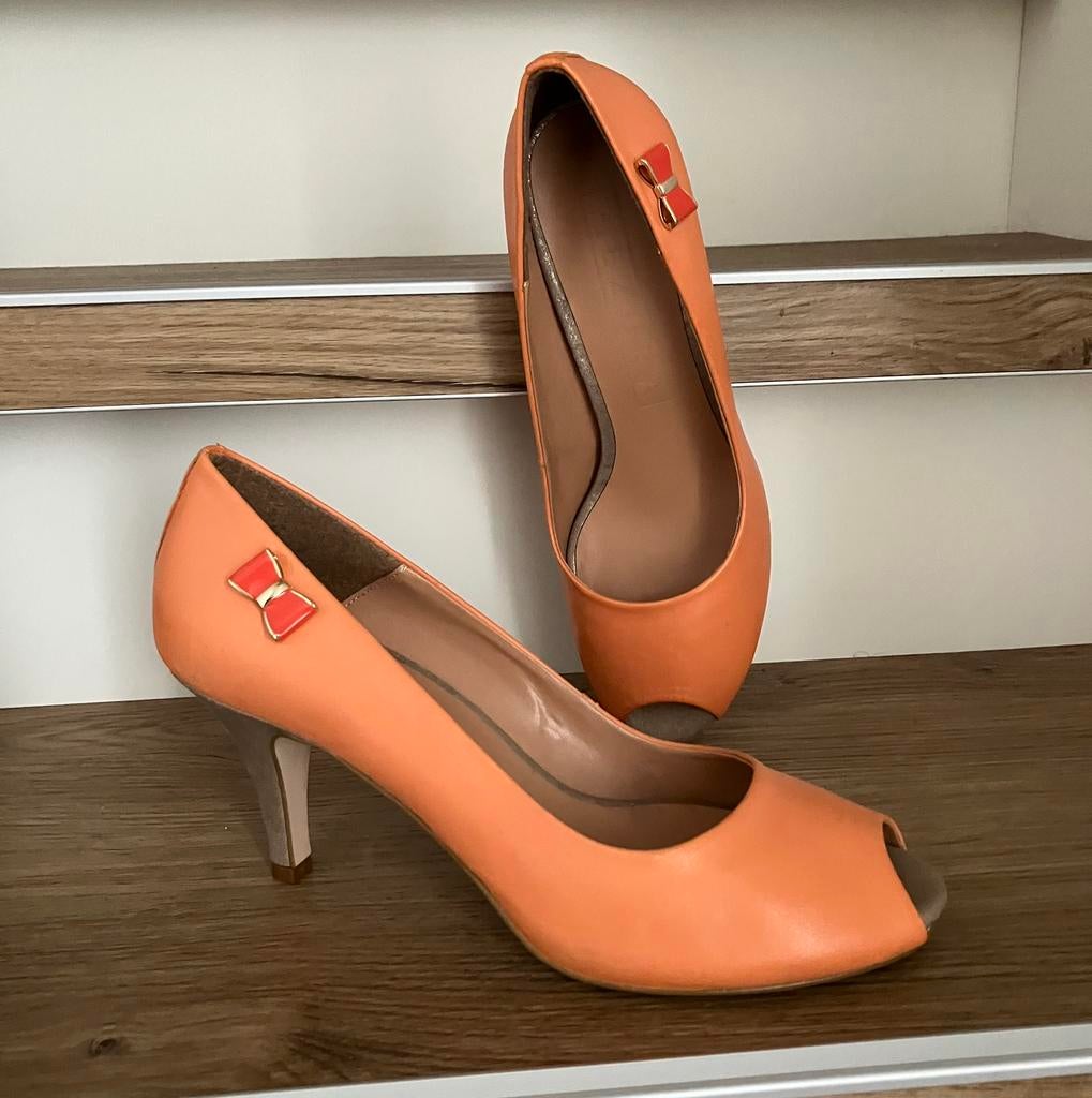 Mezura leren pumps maat 38-39, Kleding | Dames, Schoenen, Pumps, Oranje, Ophalen of Verzenden, Zo goed als nieuw
